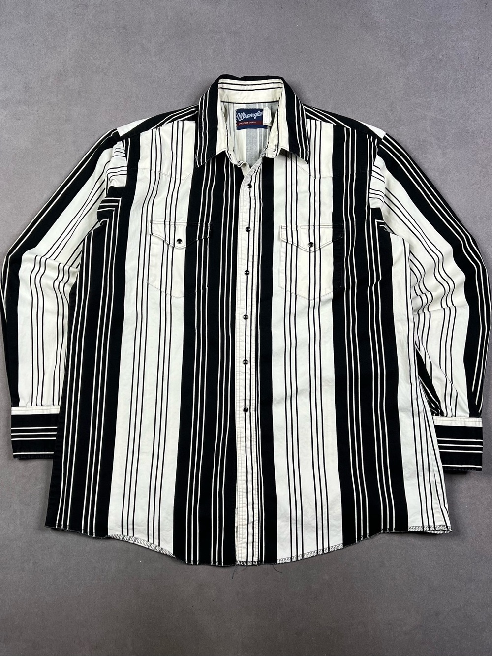 Wrangler Black & White Striped Long-Sleeve Button Front Shirt Vintage